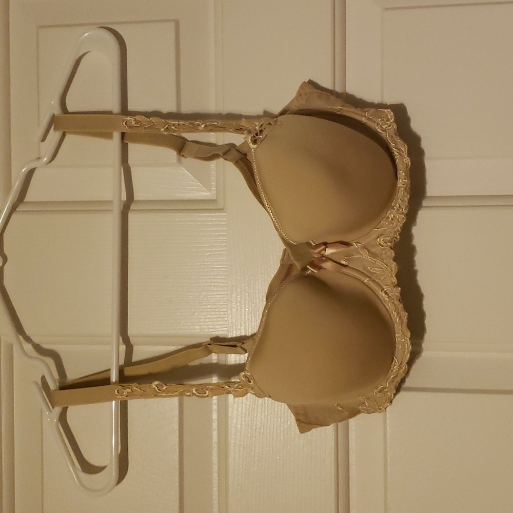 Nude bra 32C